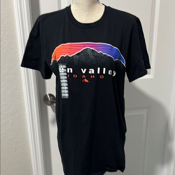 Sun Valley Idaho Black T-Shirt Unisex SZ M NWT - Picture 1 of 5